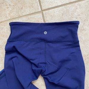 Blue lululemon crop leggings